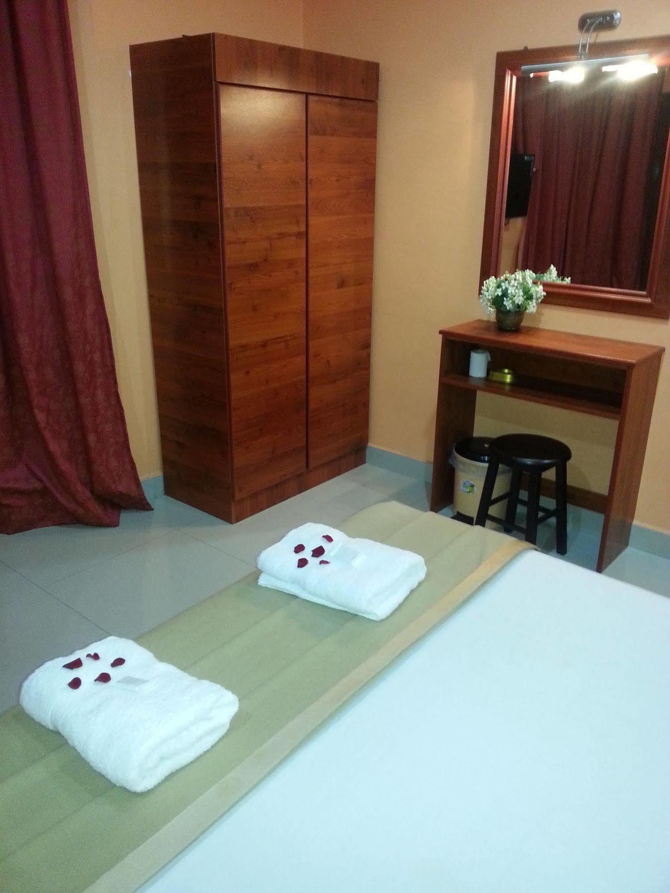איפוה Bercam Times Inn Hotel מראה חיצוני תמונה