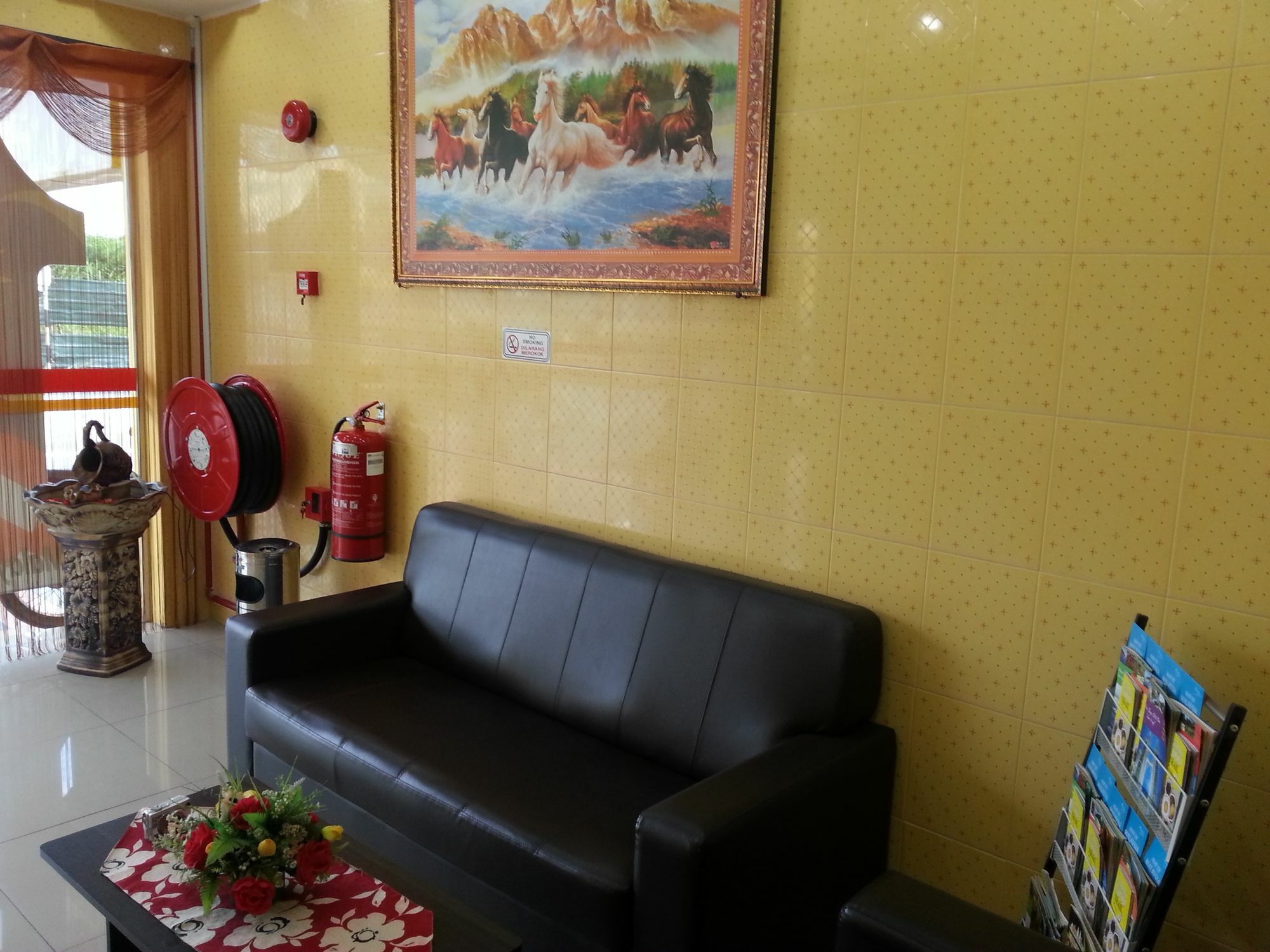 איפוה Bercam Times Inn Hotel מראה חיצוני תמונה